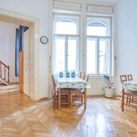 Cedar Inn Budapest - Palace District Bagian luar foto