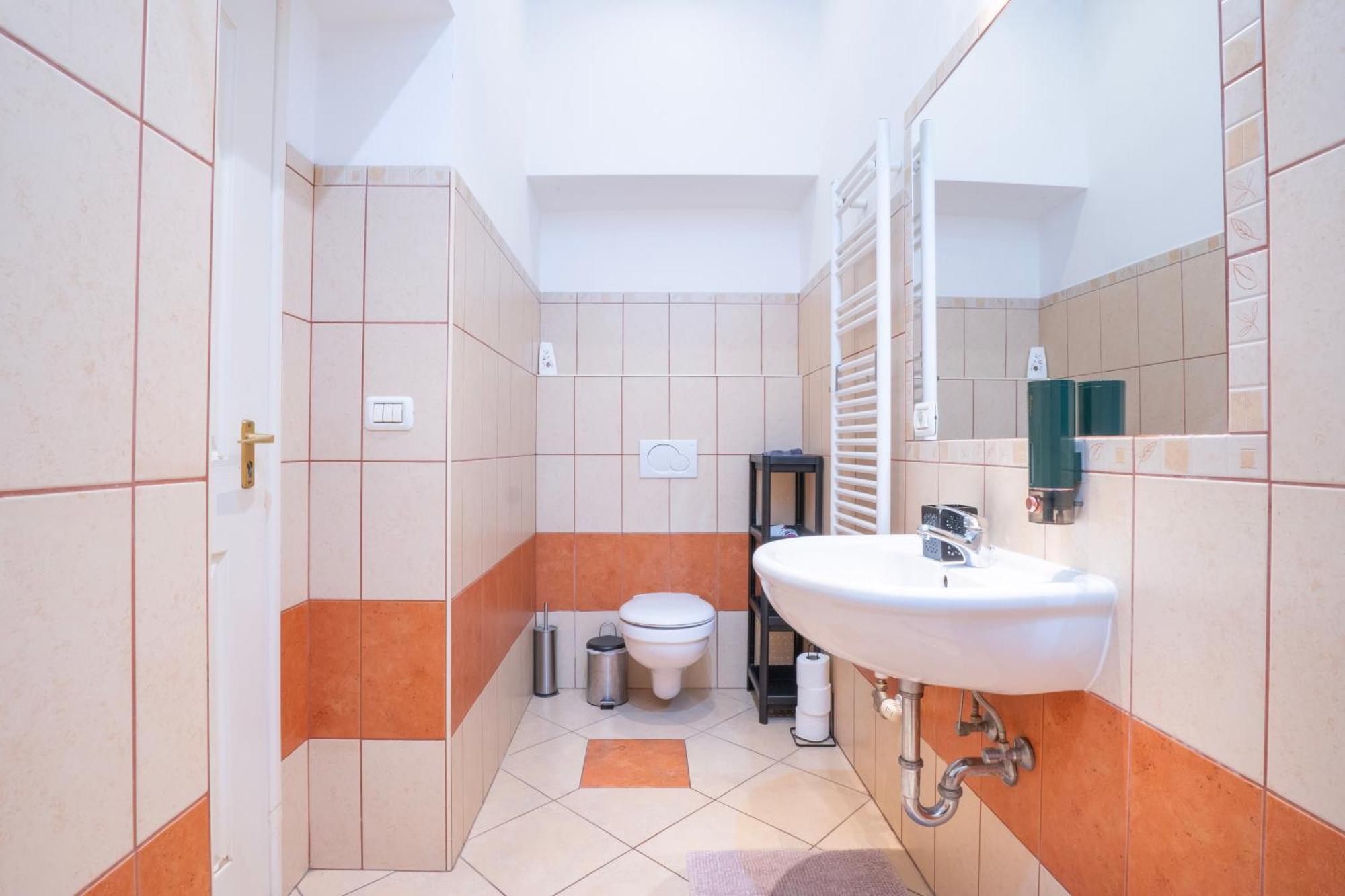 Cedar Inn Budapest - Palace District Bagian luar foto