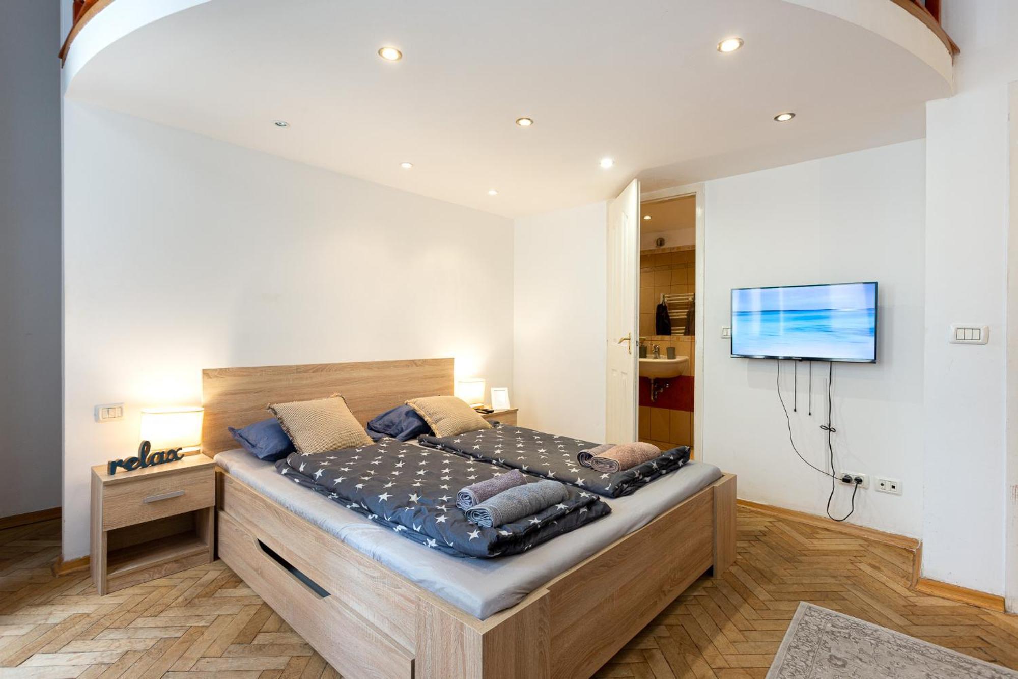 Cedar Inn Budapest - Palace District Bagian luar foto
